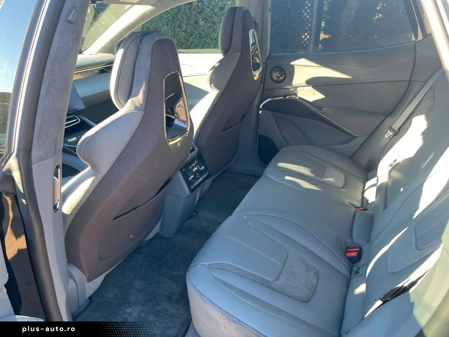 LOTUS Eletre R   2200 KM   VOLL   NP 200 T€   SHOWCAR!