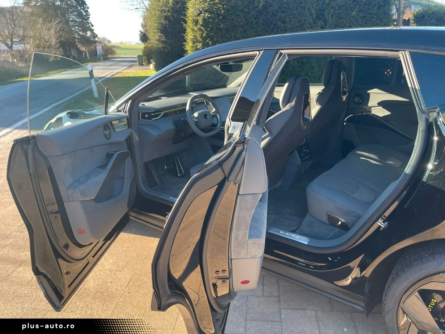 LOTUS Eletre R   2200 KM   VOLL   NP 200 T€   SHOWCAR!