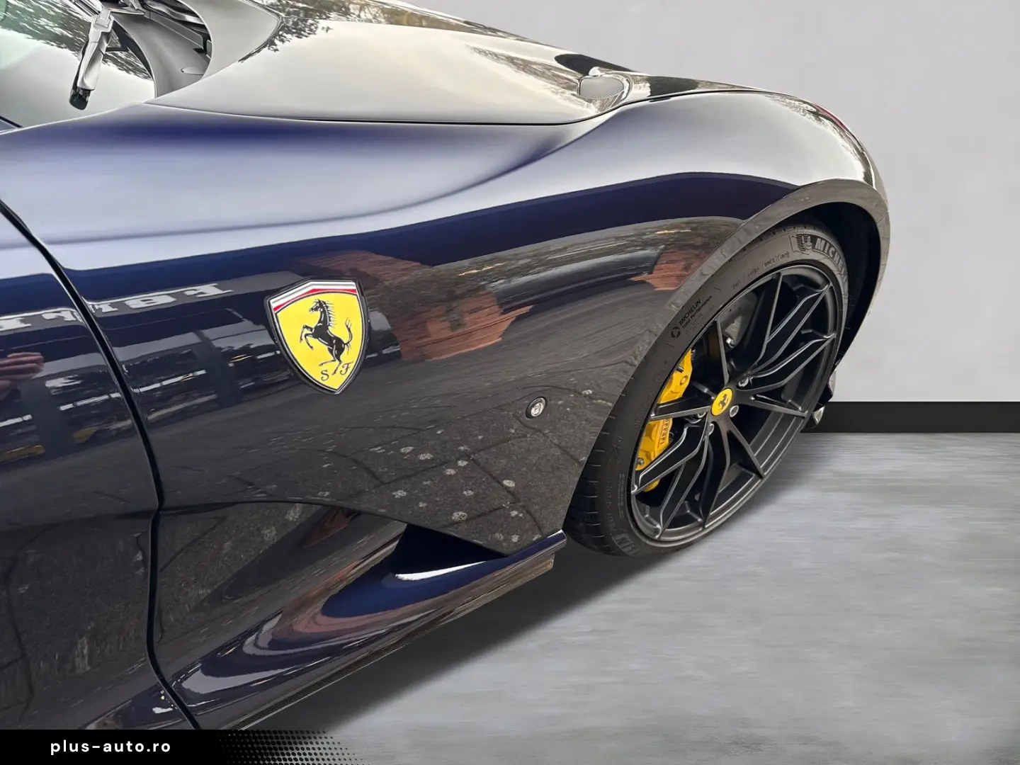FERRARI 812 GTS  Embleme Navi PDC Klima Leder