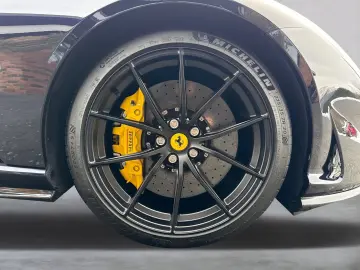 FERRARI 812 GTS  Embleme Navi PDC Klima Leder