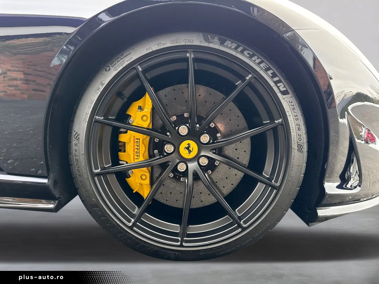 FERRARI 812 GTS  Embleme Navi PDC Klima Leder