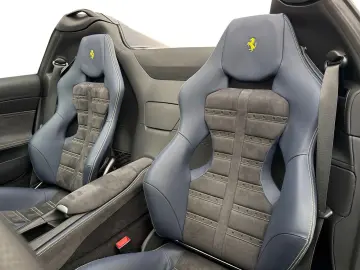 FERRARI 812 GTS  Embleme Navi PDC Klima Leder