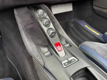 FERRARI 812 GTS  Embleme Navi PDC Klima Leder