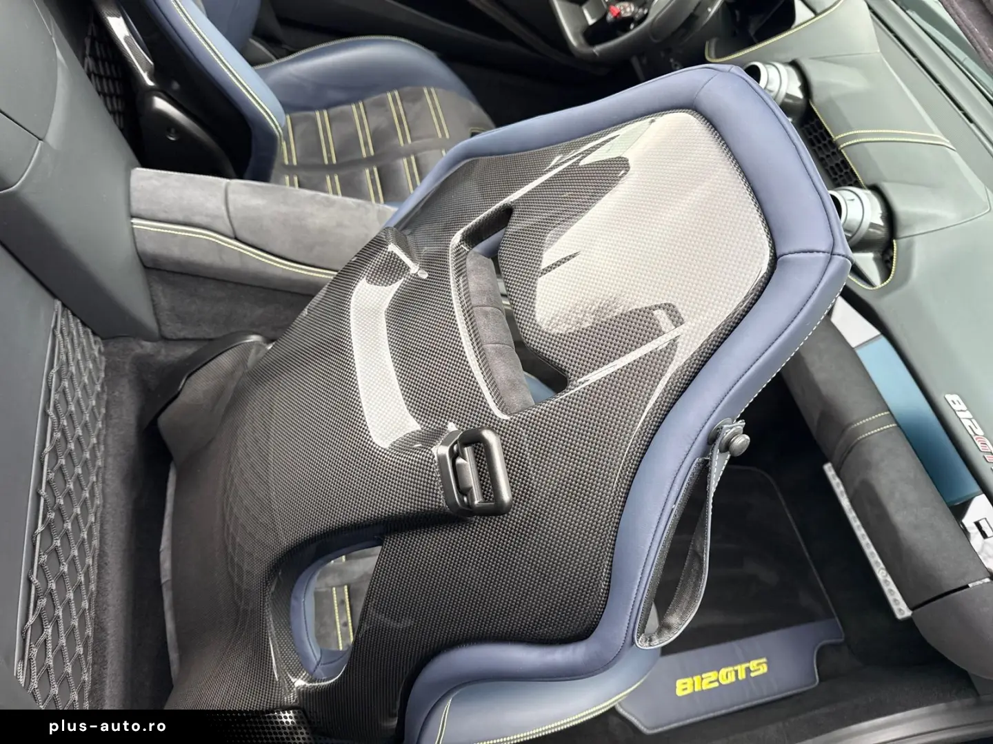 FERRARI 812 GTS  Embleme Navi PDC Klima Leder