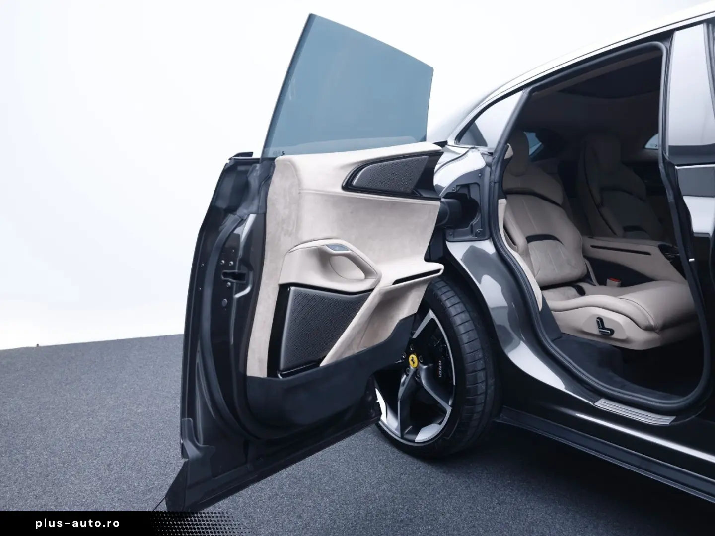 FERRARI Purosangue      Ferrari Frankfurt