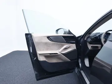 FERRARI Purosangue      Ferrari Frankfurt