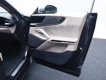 FERRARI Purosangue      Ferrari Frankfurt