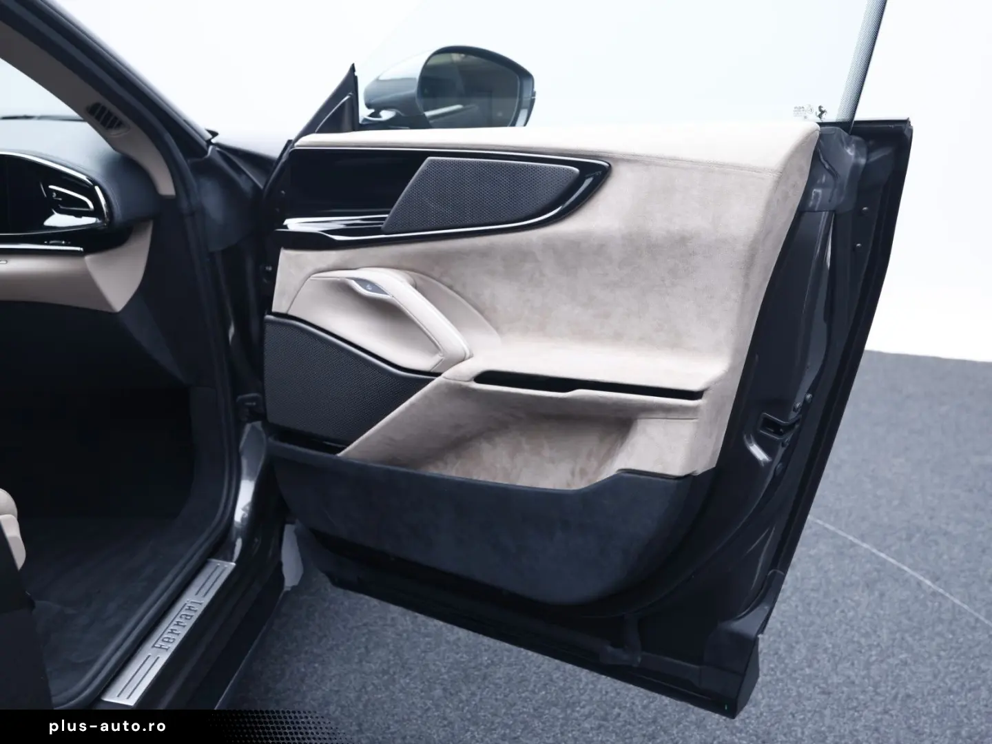 FERRARI Purosangue      Ferrari Frankfurt