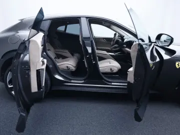 FERRARI Purosangue      Ferrari Frankfurt