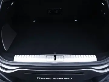 FERRARI Purosangue      Ferrari Frankfurt