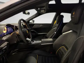 FERRARI Purosangue Tastenlenkrad LED FULL PPF 8 Fach ber