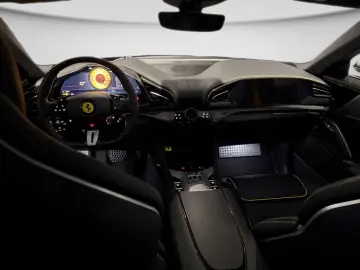 FERRARI Purosangue Tastenlenkrad LED FULL PPF 8 Fach ber