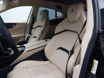 FERRARI Purosangue      Ferrari Frankfurt