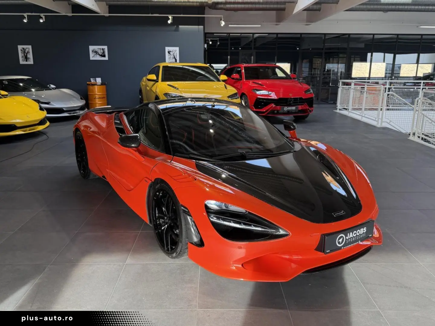 MCLAREN 750s MSO Carbon Lift B&W Perform Track Cam.