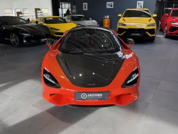 MCLAREN 750s MSO Carbon Lift B&W Perform Track Cam.