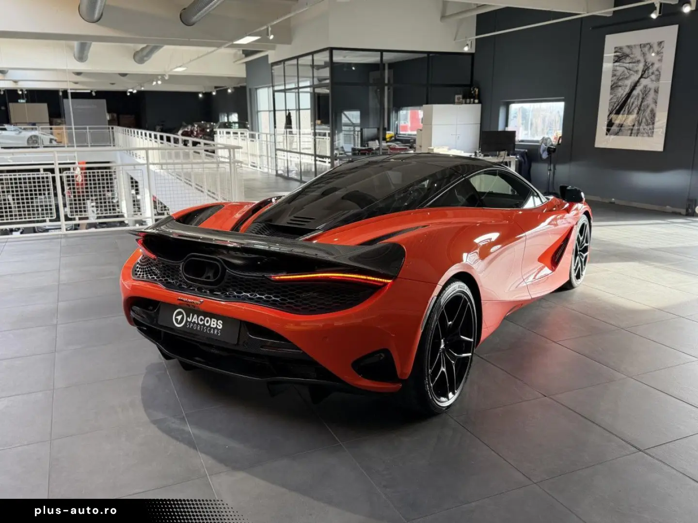 MCLAREN 750s MSO Carbon Lift B&W Perform Track Cam.