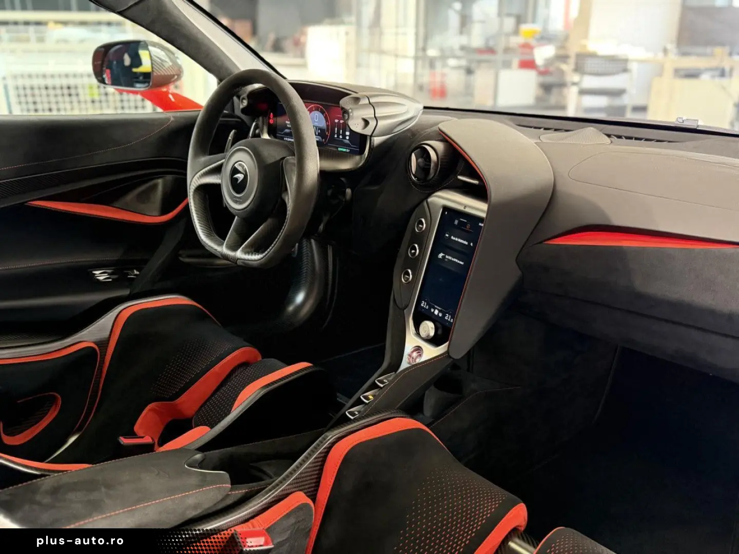 MCLAREN 750s MSO Carbon Lift B&W Perform Track Cam.