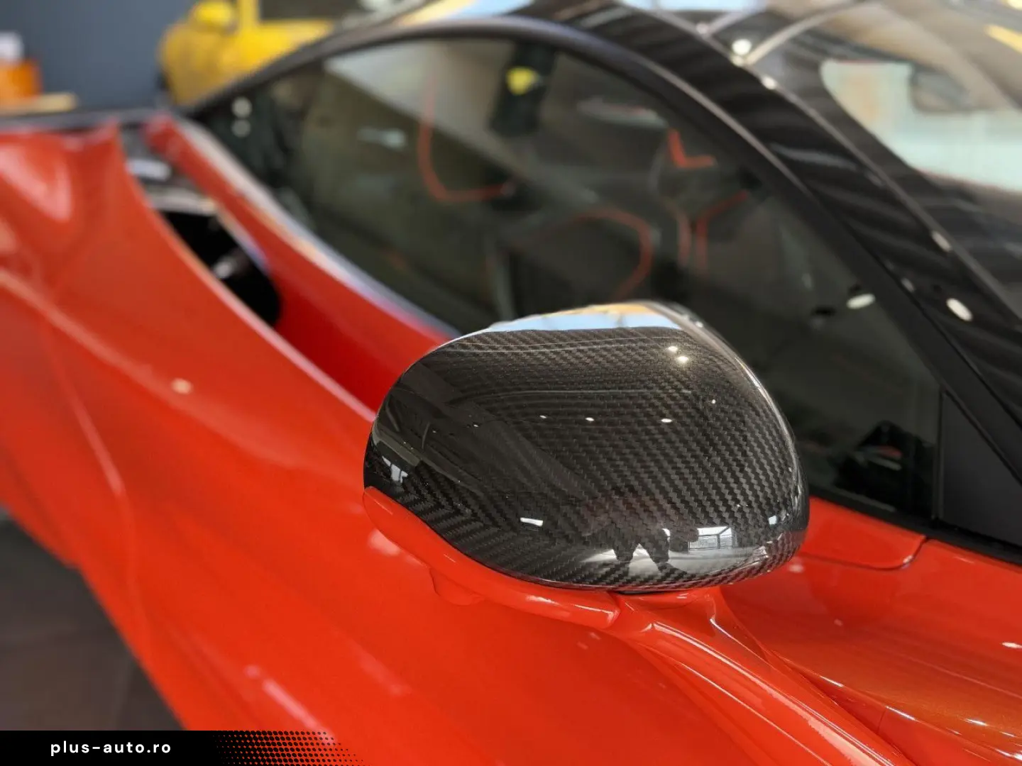 MCLAREN 750s MSO Carbon Lift B&W Perform Track Cam.