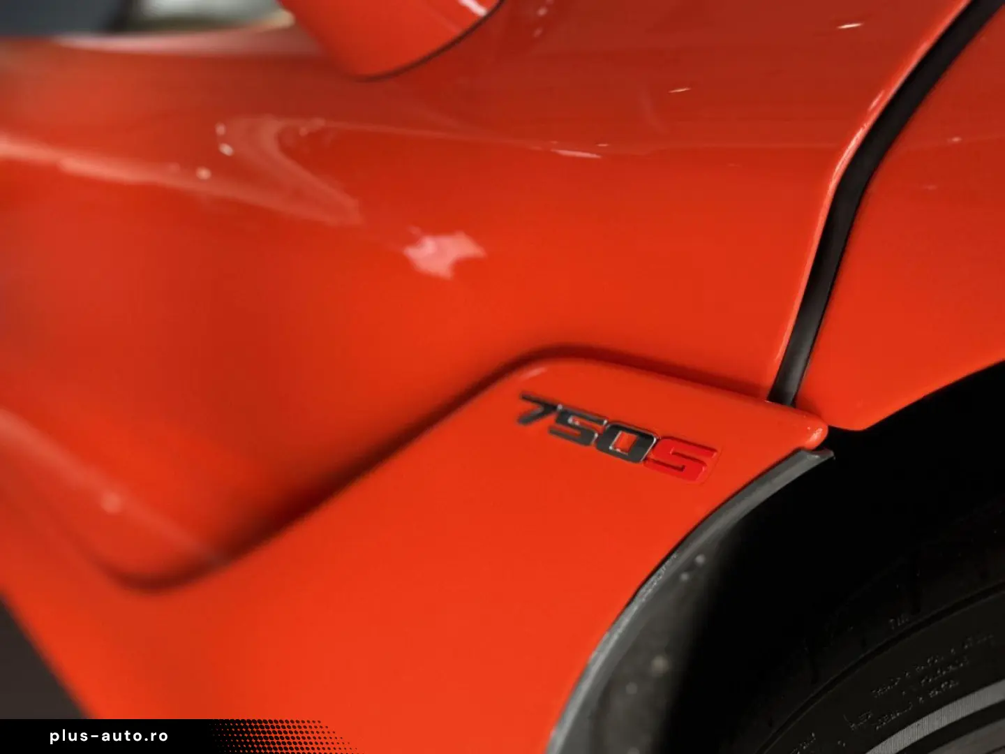 MCLAREN 750s MSO Carbon Lift B&W Perform Track Cam.