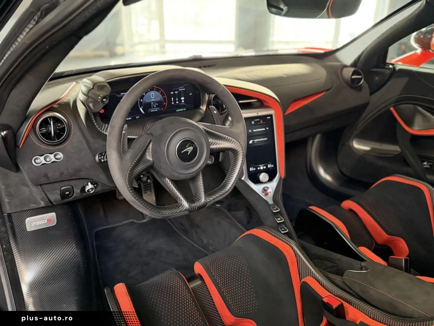 MCLAREN 750s MSO Carbon Lift B&W Perform Track Cam.