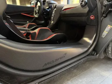 MCLAREN 750s MSO Carbon Lift B&W Perform Track Cam.