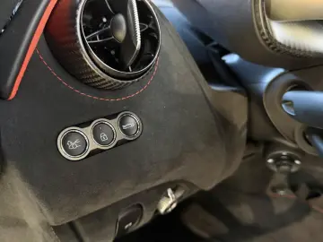 MCLAREN 750s MSO Carbon Lift B&W Perform Track Cam.