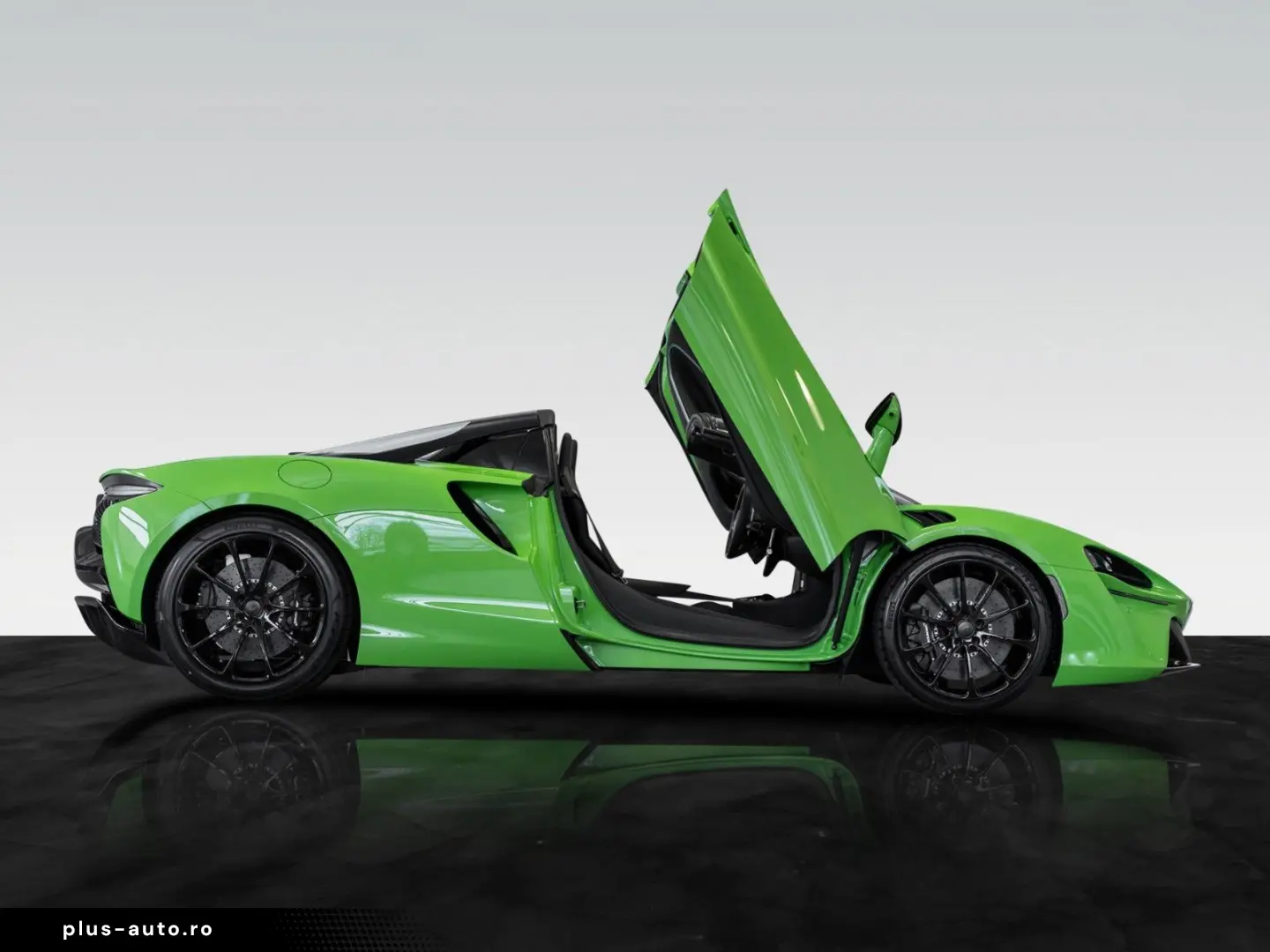 MCLAREN Artura Spider   Mantis Green   Sports Exhaust