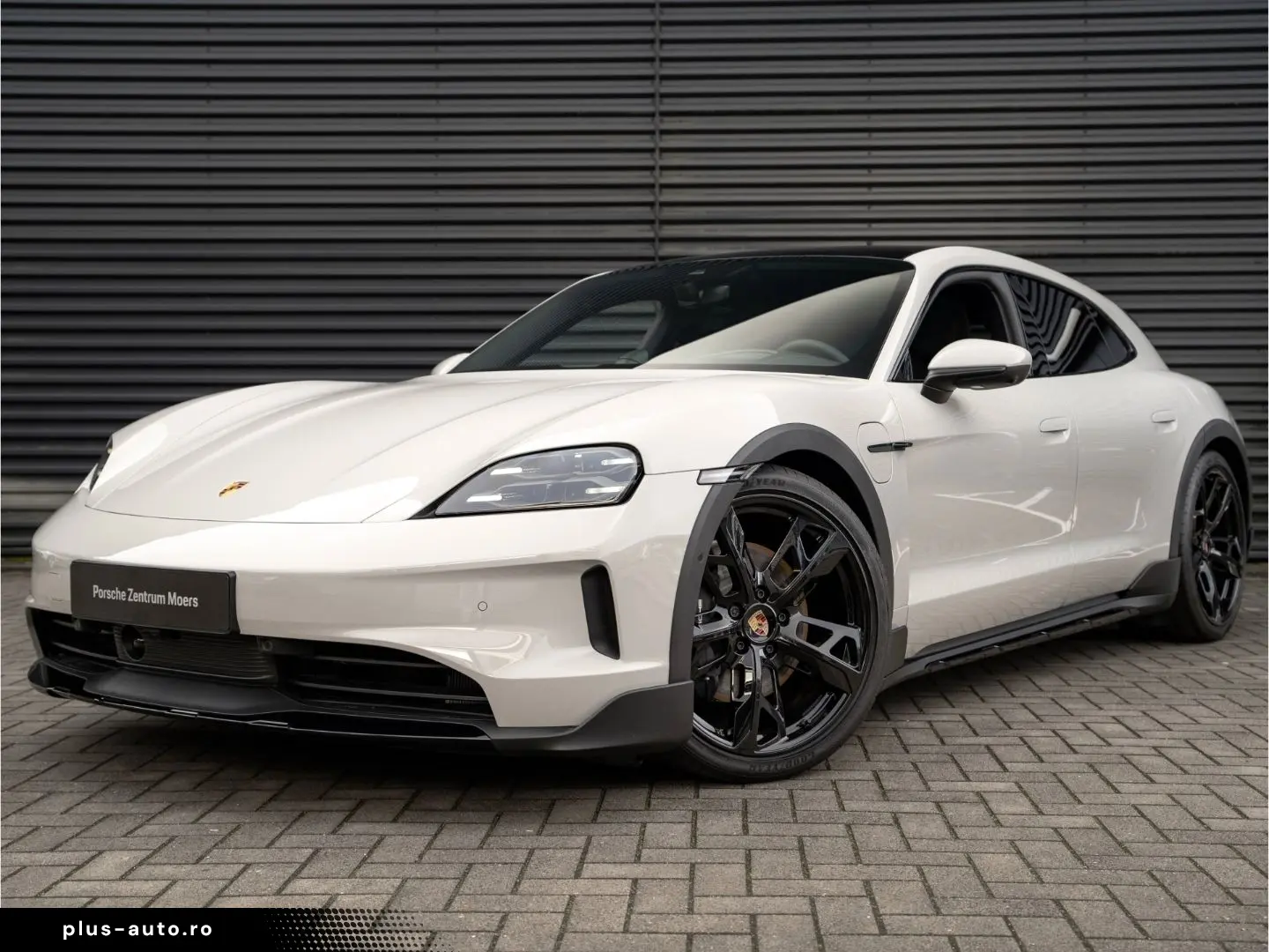 PORSCHE Taycan 4 Cross Turismo Offroad Design Paket