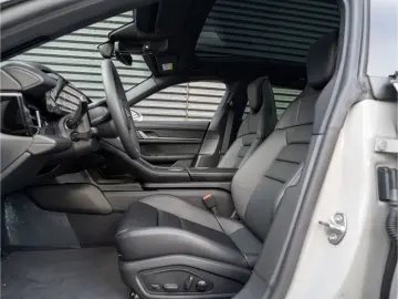 PORSCHE Taycan 4 Cross Turismo Offroad Design Paket