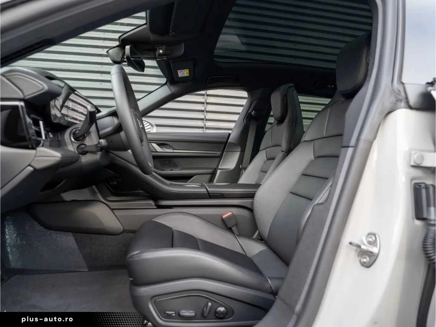 PORSCHE Taycan 4 Cross Turismo Offroad Design Paket