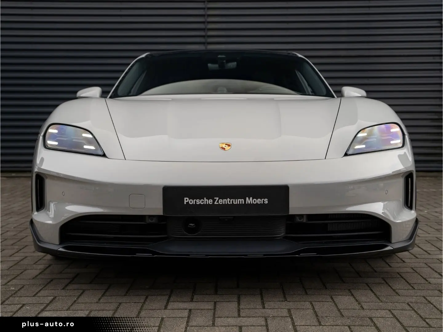 PORSCHE Taycan 4 Cross Turismo Offroad Design Paket