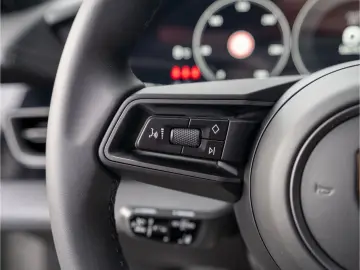 PORSCHE Taycan 4 Cross Turismo Offroad Design Paket