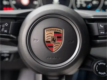 PORSCHE Taycan 4 Cross Turismo Offroad Design Paket