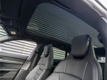 PORSCHE Taycan 4 Cross Turismo Offroad Design Paket