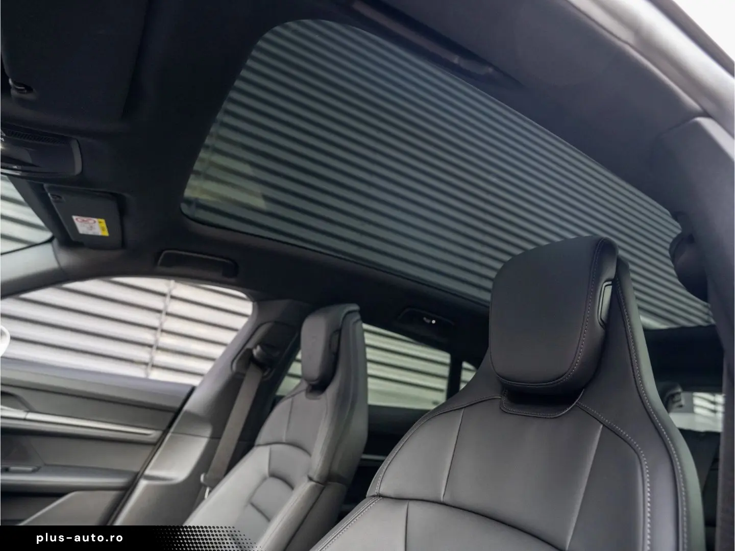 PORSCHE Taycan 4 Cross Turismo Offroad Design Paket