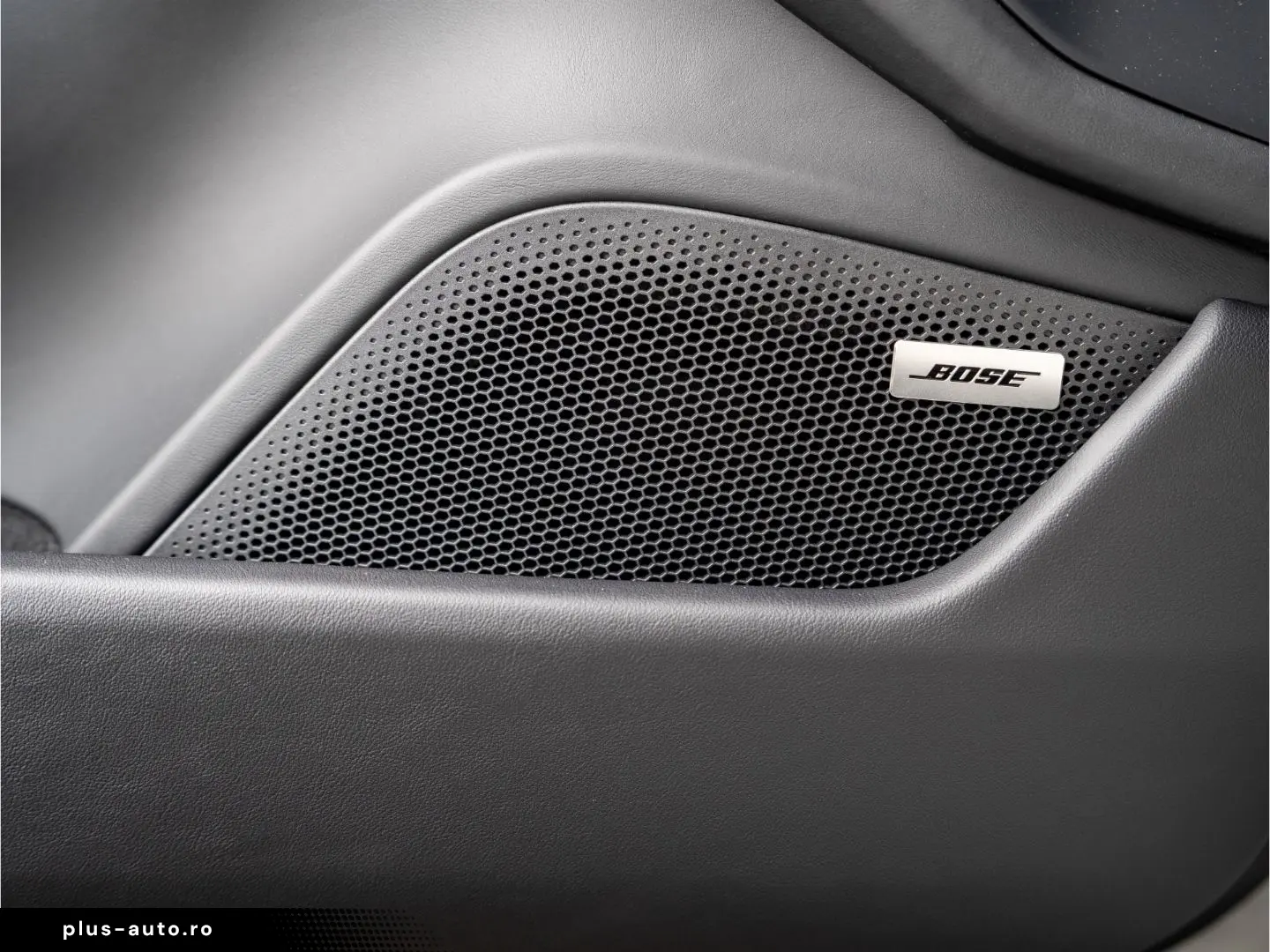 PORSCHE Taycan 4 Cross Turismo Offroad Design Paket