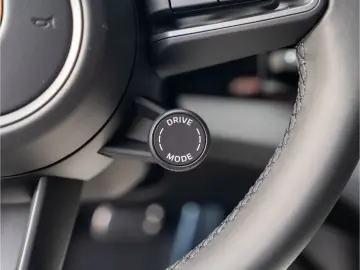 PORSCHE Taycan 4 Cross Turismo Offroad Design Paket