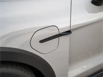 PORSCHE Taycan 4 Cross Turismo Offroad Design Paket