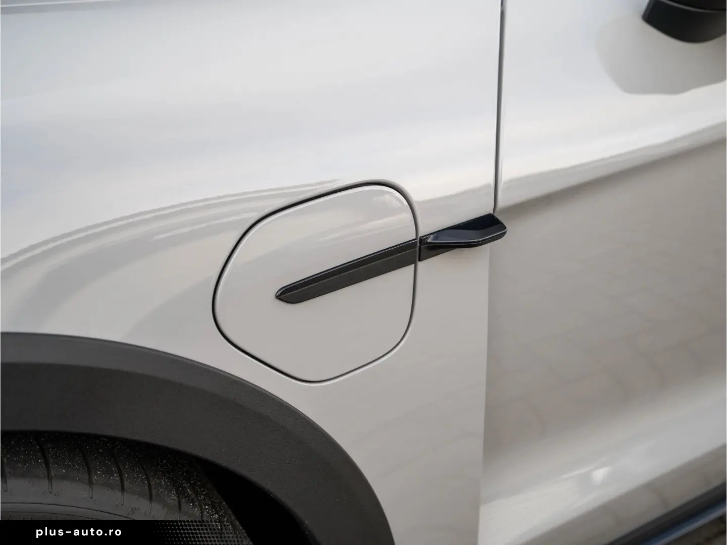 PORSCHE Taycan 4 Cross Turismo Offroad Design Paket