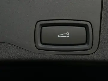 PORSCHE Taycan 4 Cross Turismo BOSE Soft-Close PANO