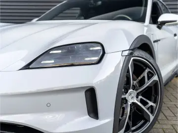 PORSCHE Taycan 4S Cross Turismo 21''  BOSE uvm.