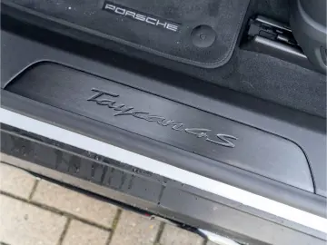 PORSCHE Taycan 4S Cross Turismo 21''  BOSE uvm.