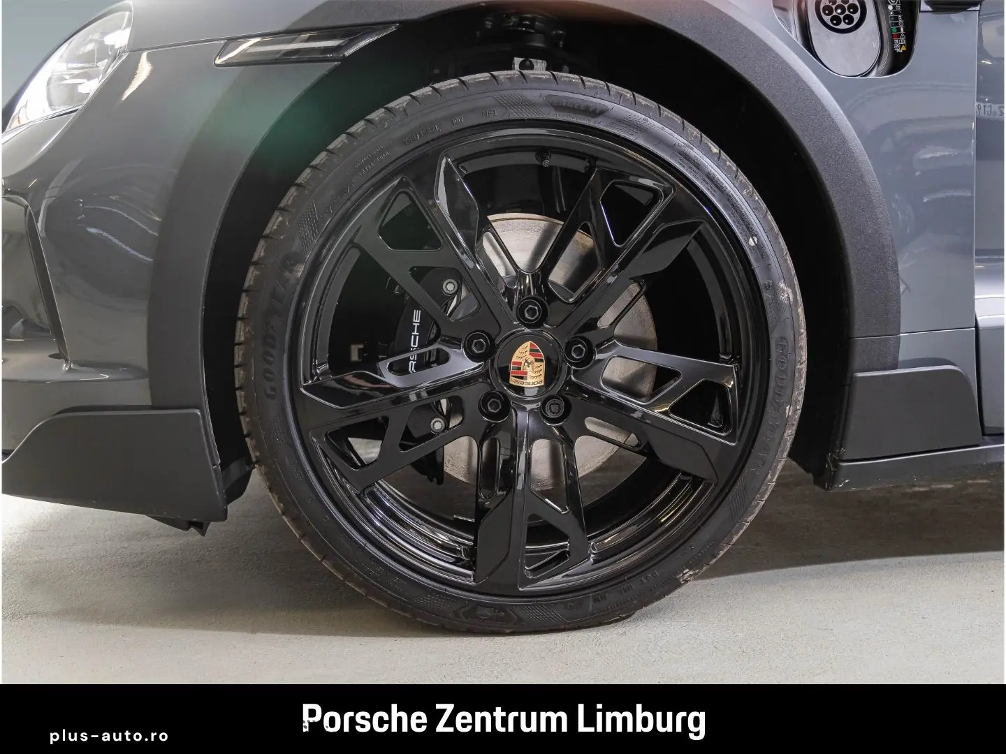 PORSCHE Taycan 4 Cross Turismo LED-Matrix Panoramadach