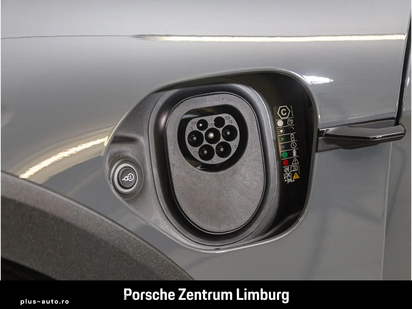 PORSCHE Taycan 4 Cross Turismo LED-Matrix Panoramadach