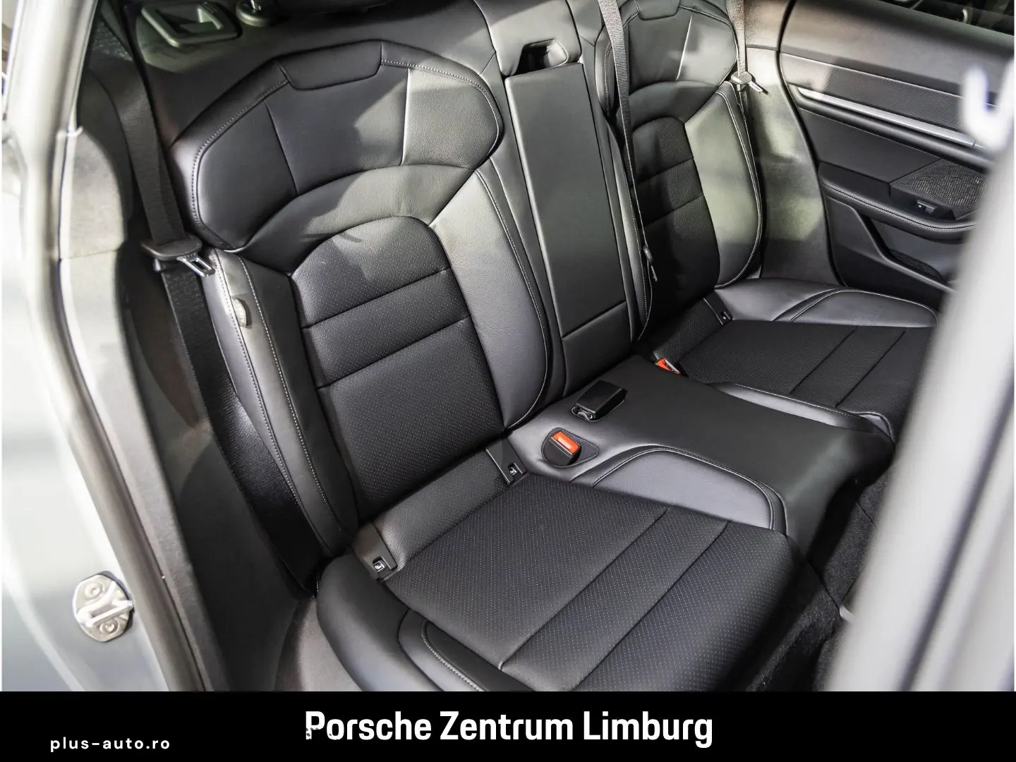 PORSCHE Taycan 4 Cross Turismo LED-Matrix Panoramadach