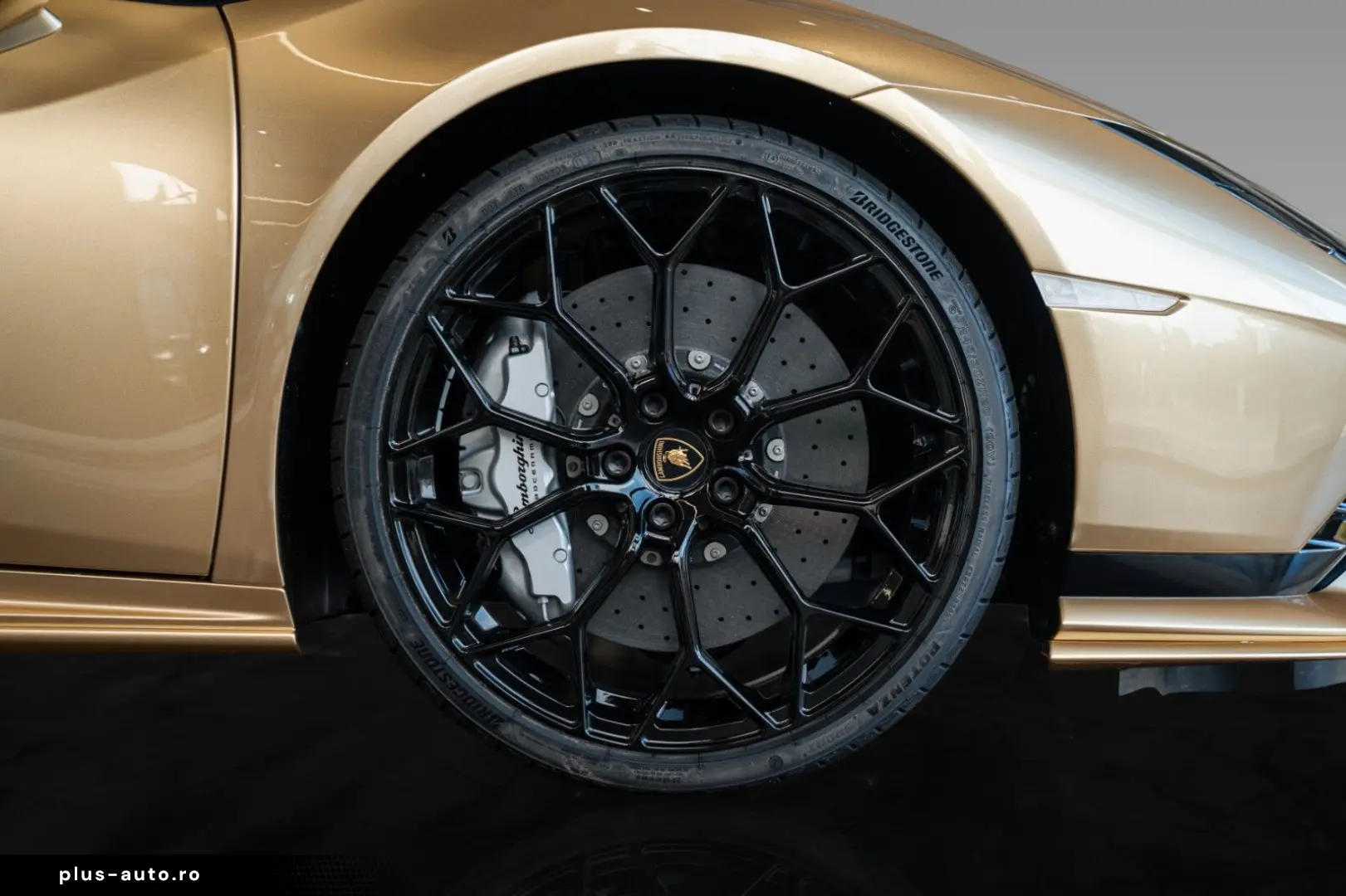 LAMBORGHINI Huracán Tecnica   Oro Elios   Carbon Trunk