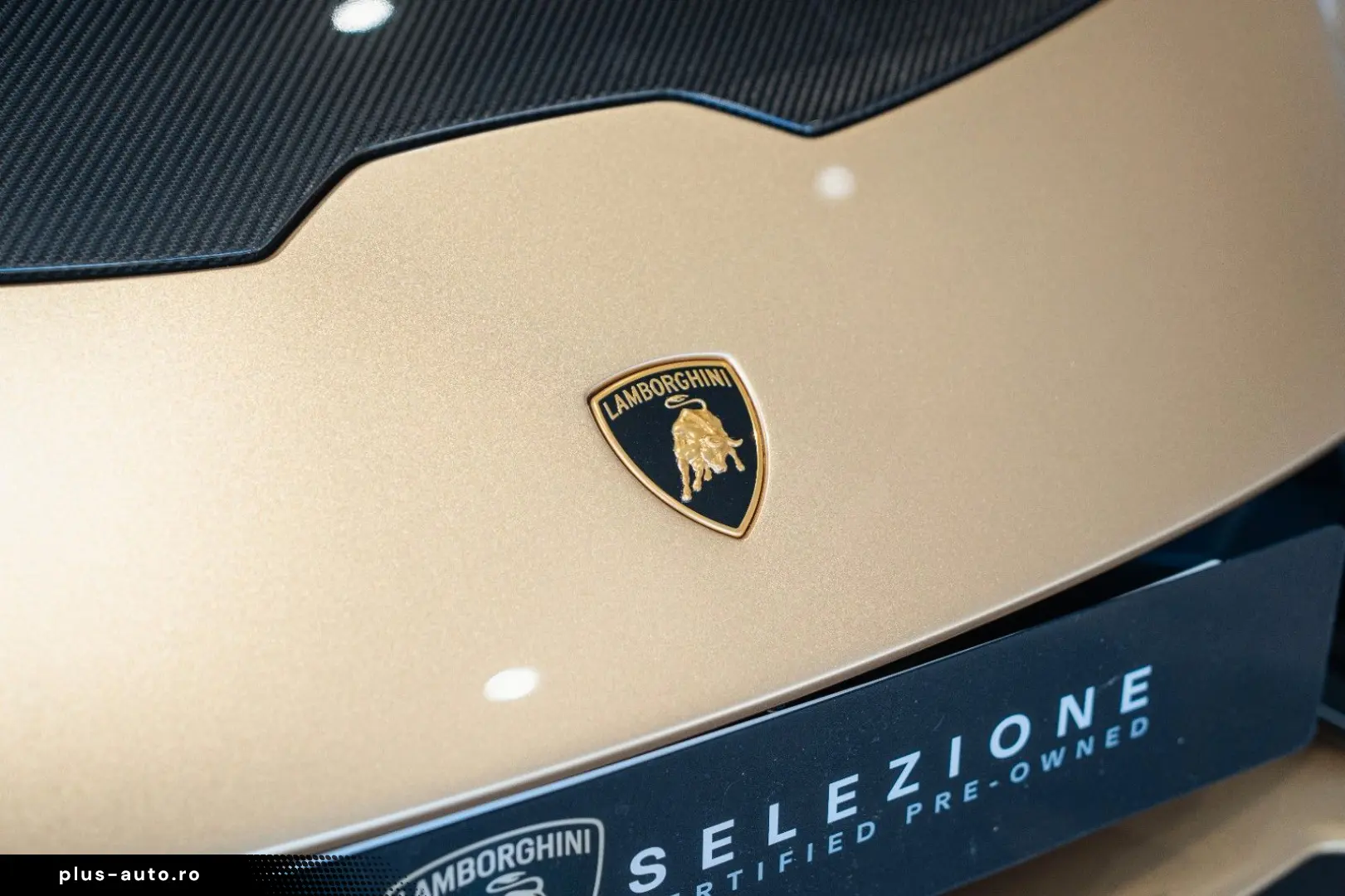 LAMBORGHINI Huracán Tecnica   Oro Elios   Carbon Trunk