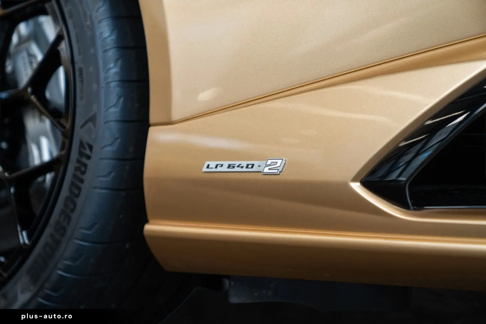 LAMBORGHINI Huracán Tecnica   Oro Elios   Carbon Trunk