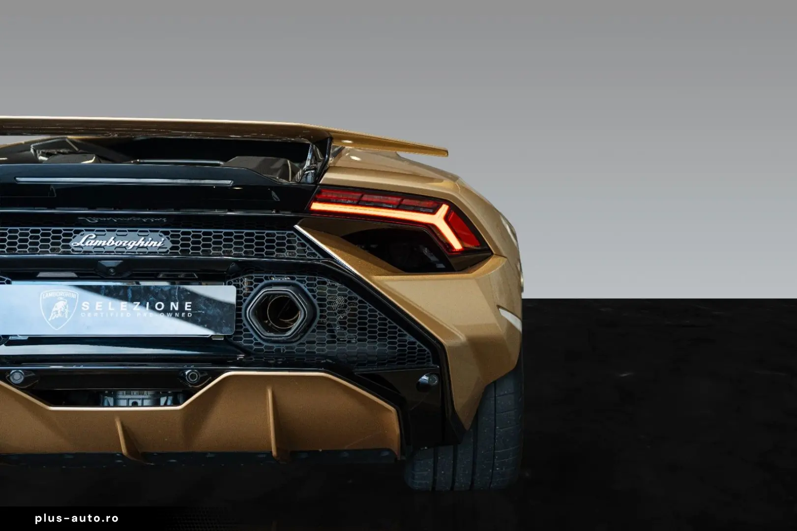 LAMBORGHINI Huracán Tecnica   Oro Elios   Carbon Trunk