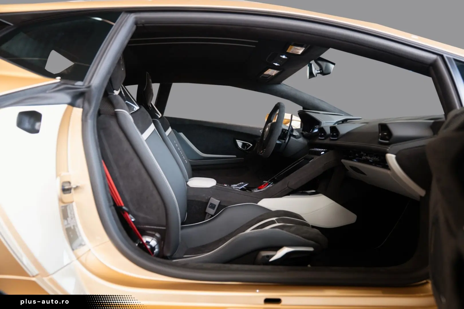 LAMBORGHINI Huracán Tecnica   Oro Elios   Carbon Trunk